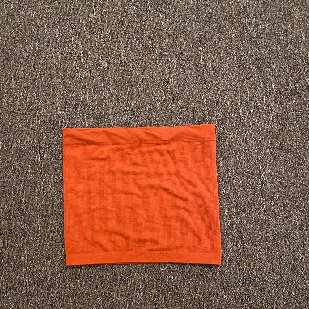 Urban strapless crop